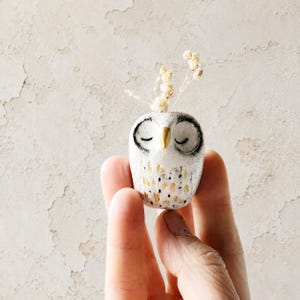 Vase hibou en argile fait main : petit porte-encens