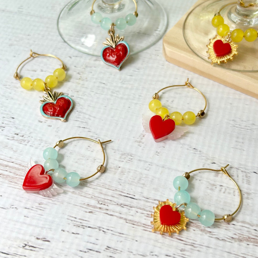 Custom Clear Acrylic Heart Wine Charm: Personalized Drink Markers, Set Of 5