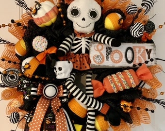 Cute Skeleton Wreath, Halloween Wreath, Halloween Decor, Halloween Decorating, Halloween Home Decor, Skeleton Wreaths, Halloween Wreaths