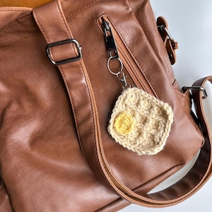 Crochet waffle bag charm keychain with butter – Handmade & Cute Accessory