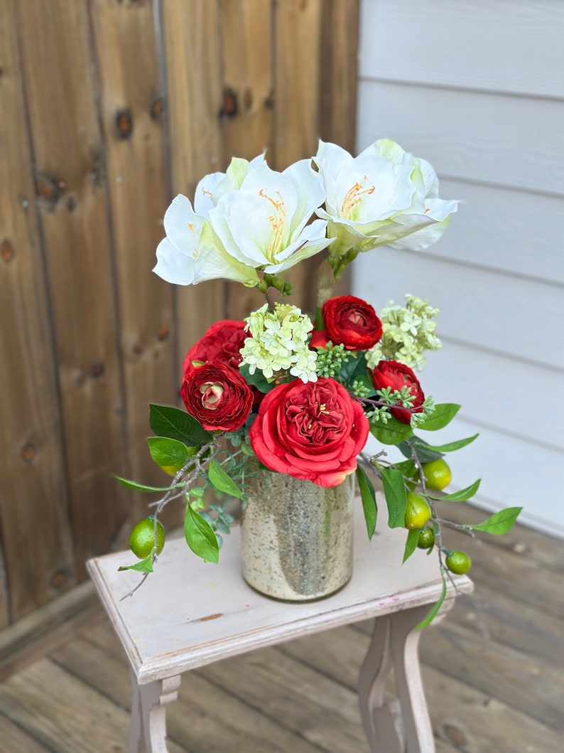 Exquisite Faux Floral Arrangement, Dining Room, Centerpiece, Real Touch