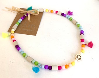 Markenband  Rainbow RegenbogenEM Keramik Kette Zeckenhalsband  Hund Hundemarke Hundekette Boho Anhängerkette Ibiza Hippie elastisch