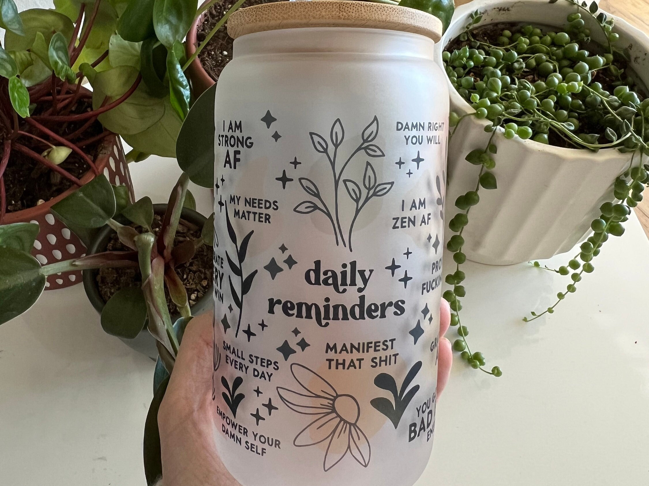 Daily Reminders 16 oz Glass Beer Can w/ Bamboo Lid & Straw
