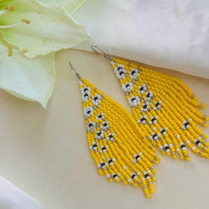 Daisy beaded earrings White flowers beaded earrings Fringe Earring Bohemia earrings,Pendientes,Aretes