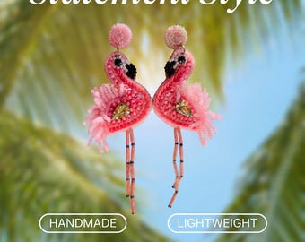 Pendientes de flamenco rosa con cuentas / Pendientes llamativos hechos a mano con cuentas / Joyería tropical de verano / Bonitos pendientes de pájaro rosa como regalo