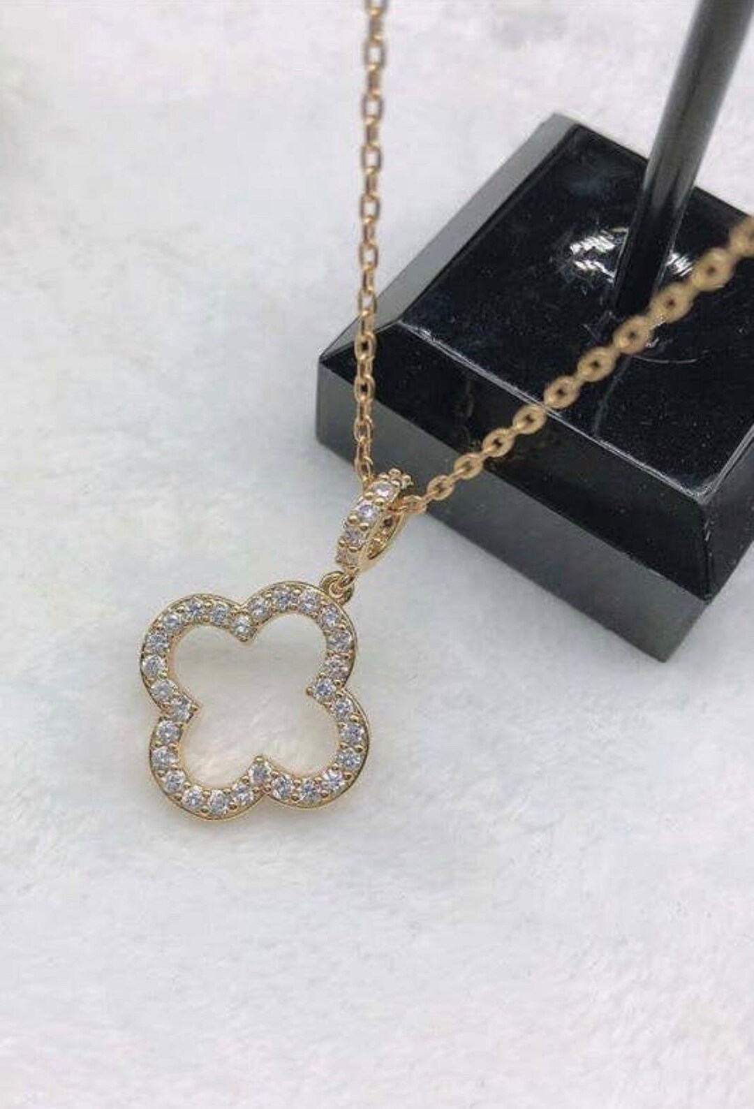 Stylish Open Clover Shape Charm Necklace, Shine Necklace,minimalist ...