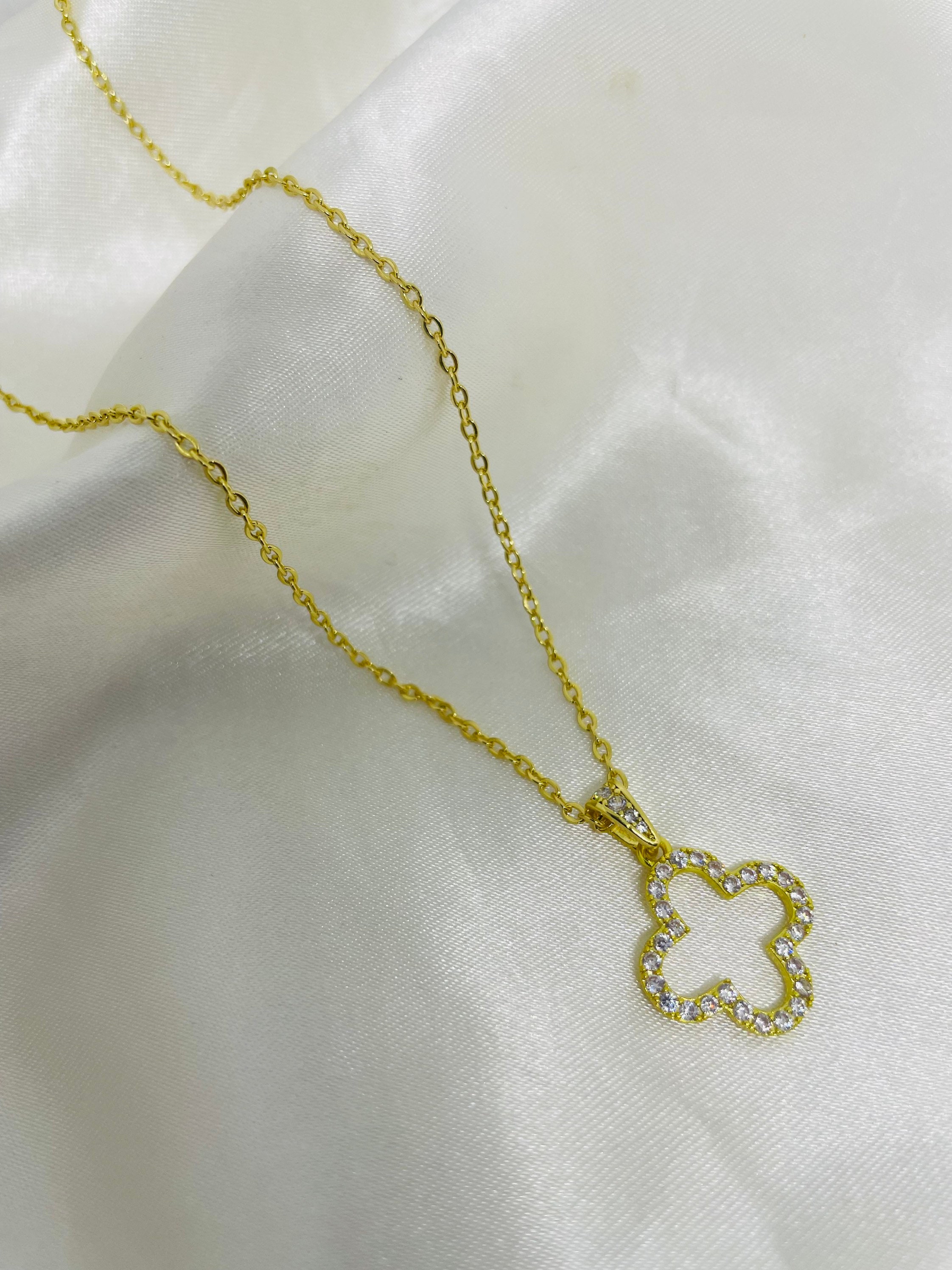 Stylish Open Clover Shape Charm Necklace, Shine Necklace,minimalist ...