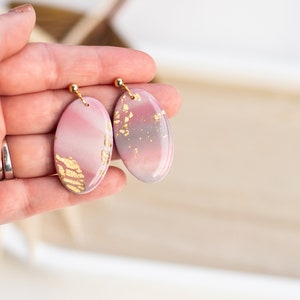 Marbled Clay Earrings Oval Earrings Gold Leaf Polymer Clay Earrings Gold Plated Pink Earrings Lavender Earrings Grey 画像 2