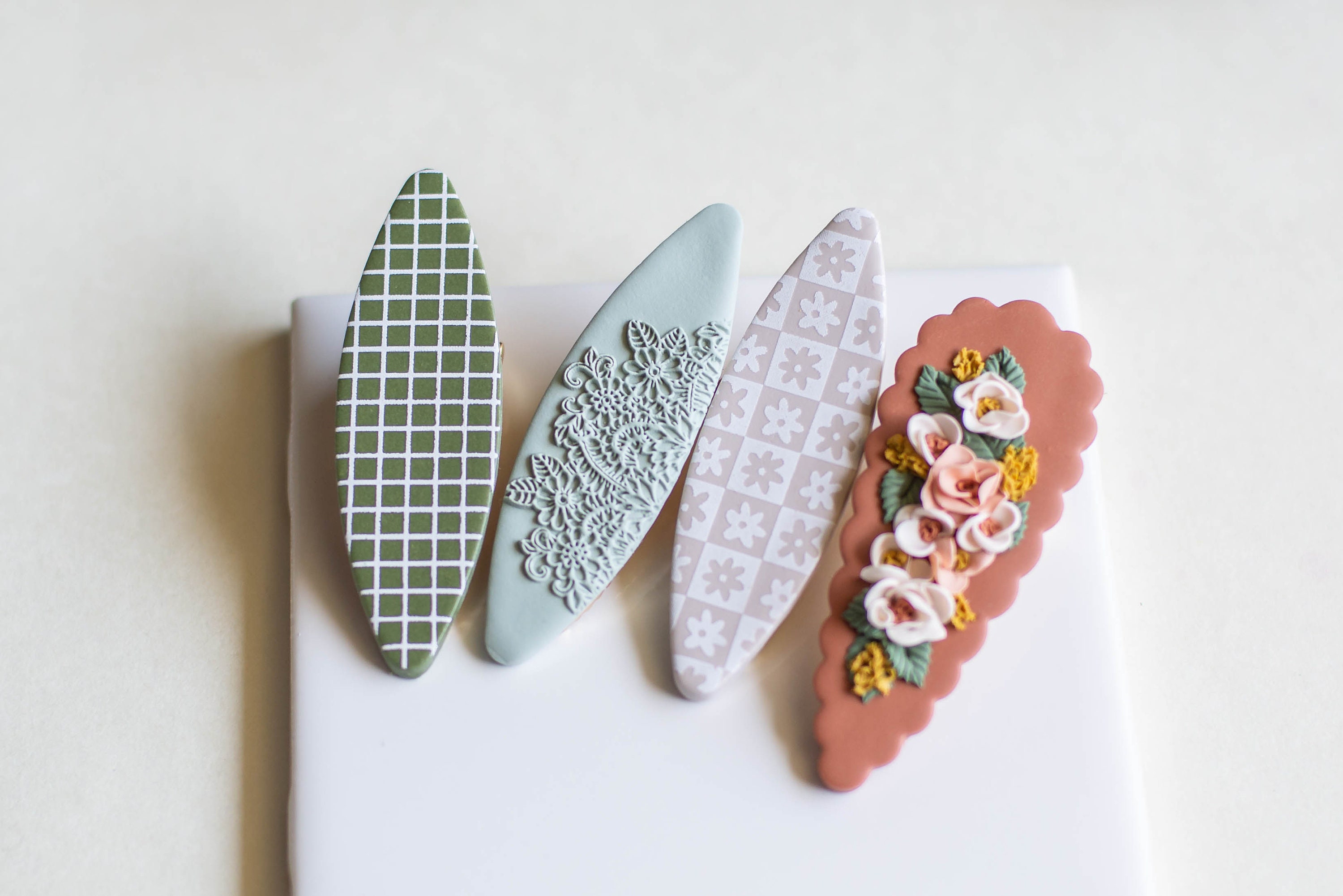 切り嵌めのバレッタ　ポリマークレイ　ハンドメイド 切り嵌めのバレッタ ポリマークレイ ハンドメイド （ポリマー