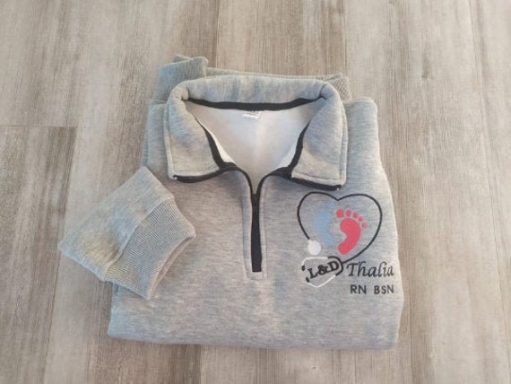Sudadera con capucha y cremallera de un cuarto de pulgada con monograma bordado con logotipo de enfermera pediatrica personalizada bordada regalo de enfermera Etsy Mexico