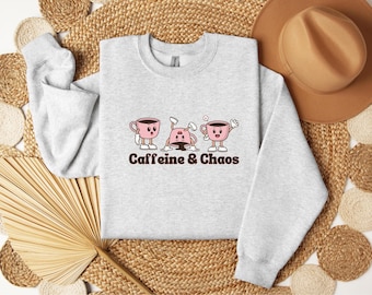 Sudadera de cafeína y caos, cafeína y caos, funcionando con cafeína y caos, regalo navideño para maestra, regalo para maestra, regalo navideño para ella