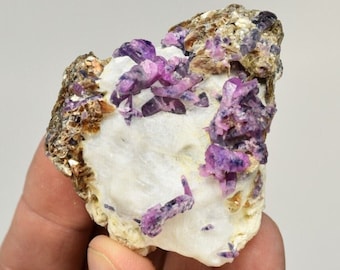 Spectacular Ruby with Muscovite, 59x52 mm 435 ct, Nepal