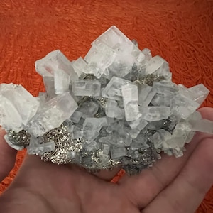 Barita transparente sobre pirita, 110 x 70 mm, 1760 ct, Bulgaria