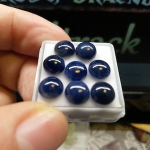 Cabochon met blauwe saffier, 8 x 8 mm, 2,5 kt, Sri Lanka