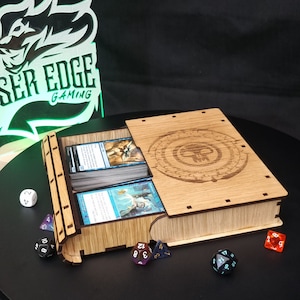 Black Mana Sliding Aufbewahrungsbuch, Spieleaufbewahrung, Würfelbox, Kartendeck-Box, Dungeons and Dragons, Magic the Gathering