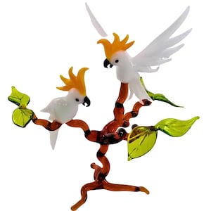 2 Kakadus auf Ast, stehend