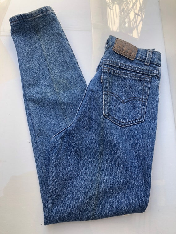 VINTAGE High-Rise Denim Levis 900 series - image 7