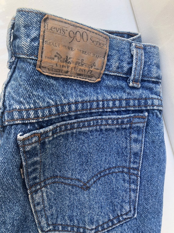 VINTAGE High-Rise Denim Levis 900 series