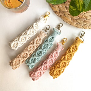 Handmade Macrame Wristlet Keychain: Boho Spring Accessory