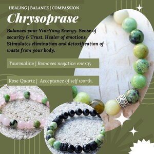 K&ouml;nnte beinhalten: Drei Armb&auml;nder aus verschiedenen Edelsteinen. Das erste Armband besteht aus gr&uuml;nen Chrysopras-Perlen, das zweite Armband aus rosa Rosenquarz-Perlen und gr&uuml;nen Chrysopras-Perlen und das dritte Armband aus schwarzen Lava-Perlen und gr&uuml;nen Chrysopras-Perlen. Die Armb&auml;nder befinden sich auf einem wei&szlig;en Hintergrund mit einem gr&uuml;nen Hintergrund dahinter.