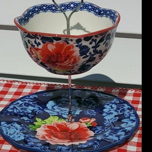 PIONEER WOMAN HERITAGE Floral Tier Tray with Bowl Topper Vintage Frontier Rose Gorgeous Blues. Reminds me of my Grandmother