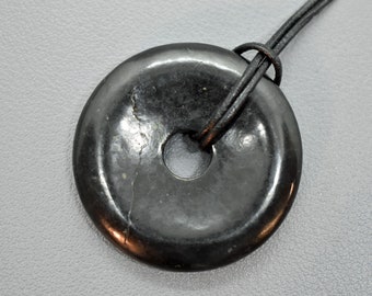 Genuine SCHUNGIT Shungite GEMSTONE DONUT (pi disk) pendant Ø 40 mm from Karelia with ribbon (original photo) #E145