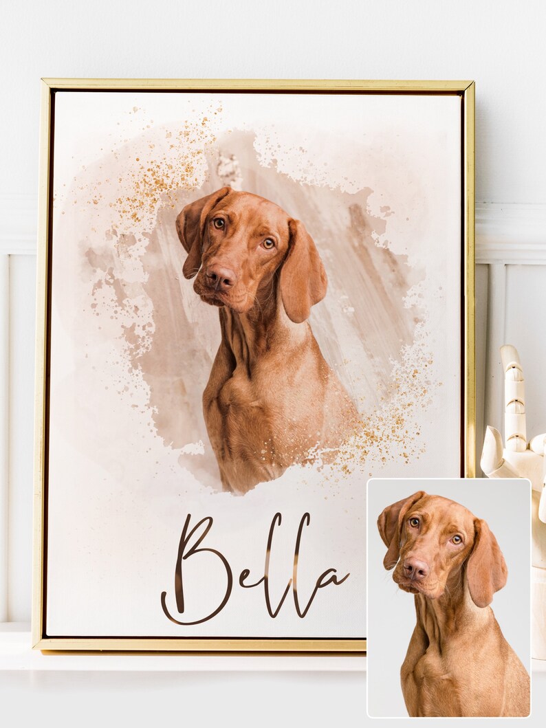 Puede incluir: Una pintura de acuarela de un perro marr&oacute;n con el nombre "Bella" escrito en cursiva debajo del perro. La pintura tiene un fondo marr&oacute;n claro con acentos de purpurina dorada.