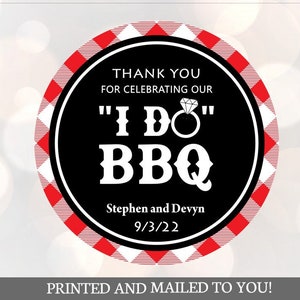 Gepersonaliseerde BBQ-betrokkenheid vrijgezellenfeest bruiloft label, I Do BBQ bedanksticker, rode gingang