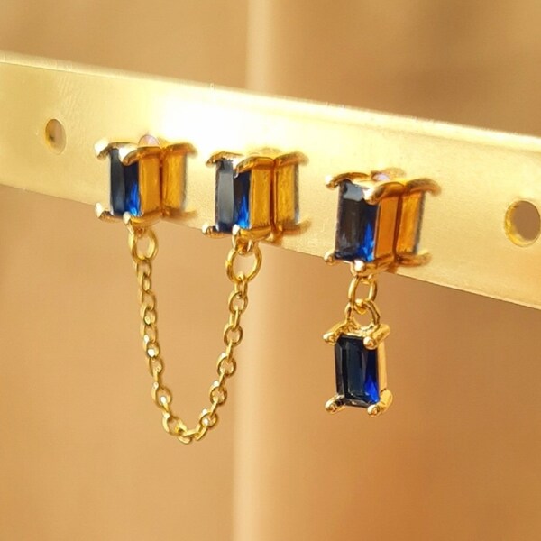 Boucles d'oreilles or avec pendentif strass rectangle bleu saphir foncé, modèle SAPPHIRE monoboucle ou paire parure à accumuler