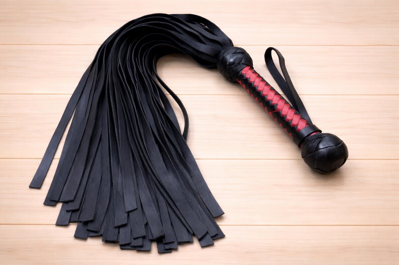 Handmade Leather Flogger Set of 3 – Premium Braided Leather Whips, Top Grain Leather Flogger, Artisan Leather Gift image 11