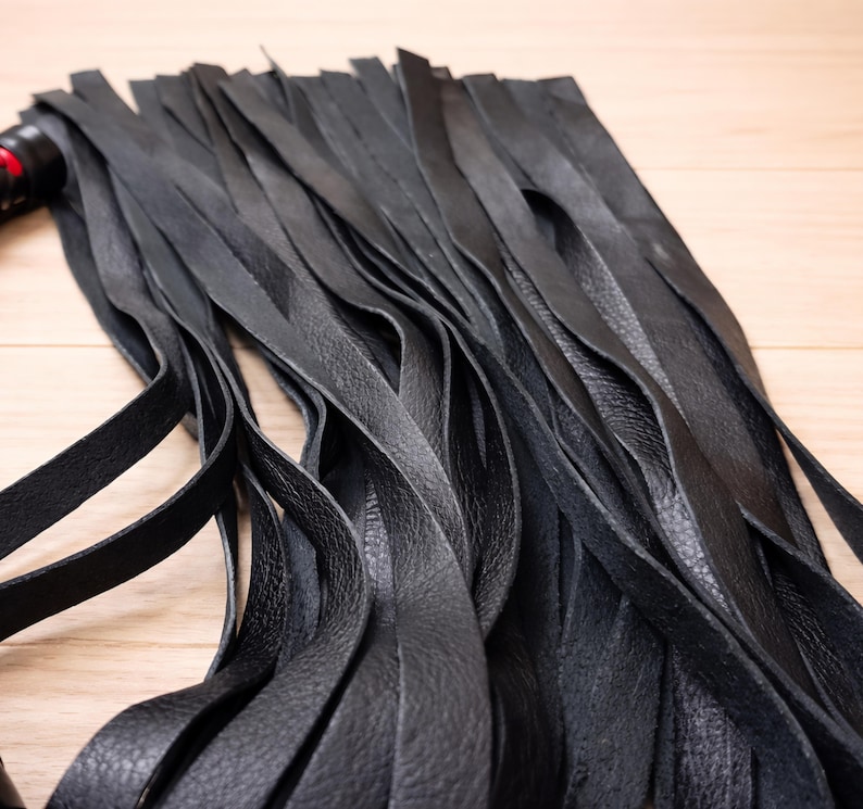 Handmade Leather Flogger Set of 3 – Premium Braided Leather Whips, Top Grain Leather Flogger, Artisan Leather Gift image 5
