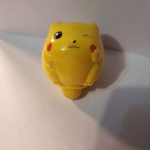 Vintage Collectable 2000 Pikachu Figure Spinning Top Action