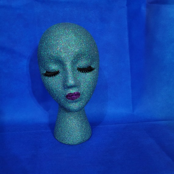 CLOSEOUT! Realistic Mannequin Head with Shoulders - Great for displaying  Wigs, Hats, Scarves, Etc. Excellent Condition!