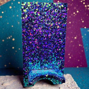 Color shift Resin Phone Stand | Desk Accessory