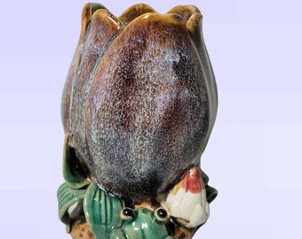 Vintage Majolica Art Pottery Green Frog Tulip Water Lily Nenuphar Art Nouveau Cottagecore Vase ~ Wonderful Christmas Gift!
