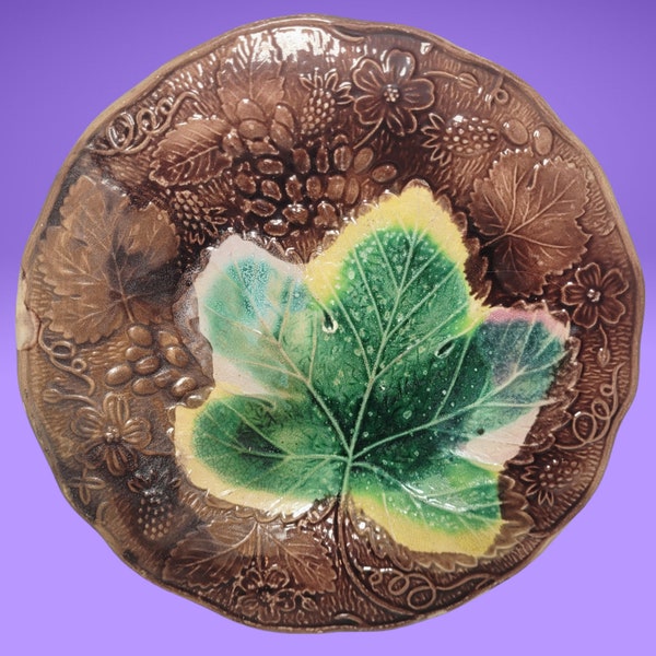 Antique 1800's Majolica Grape Leaf & Strawberry Design Ceramic Pottery Decorative Plate