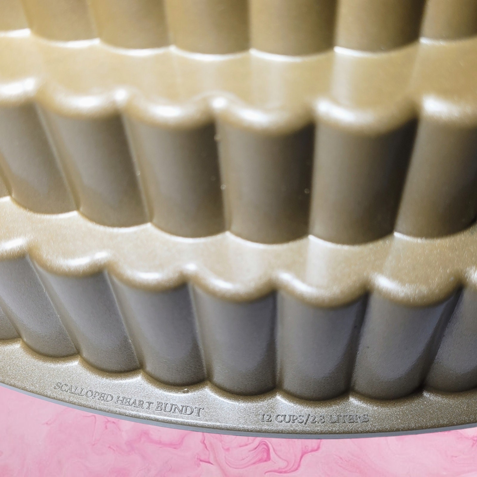 Nordic Ware Cast Aluminum Scalloped Heart Bundt Cake Baking Pan USA ~ New  Unused