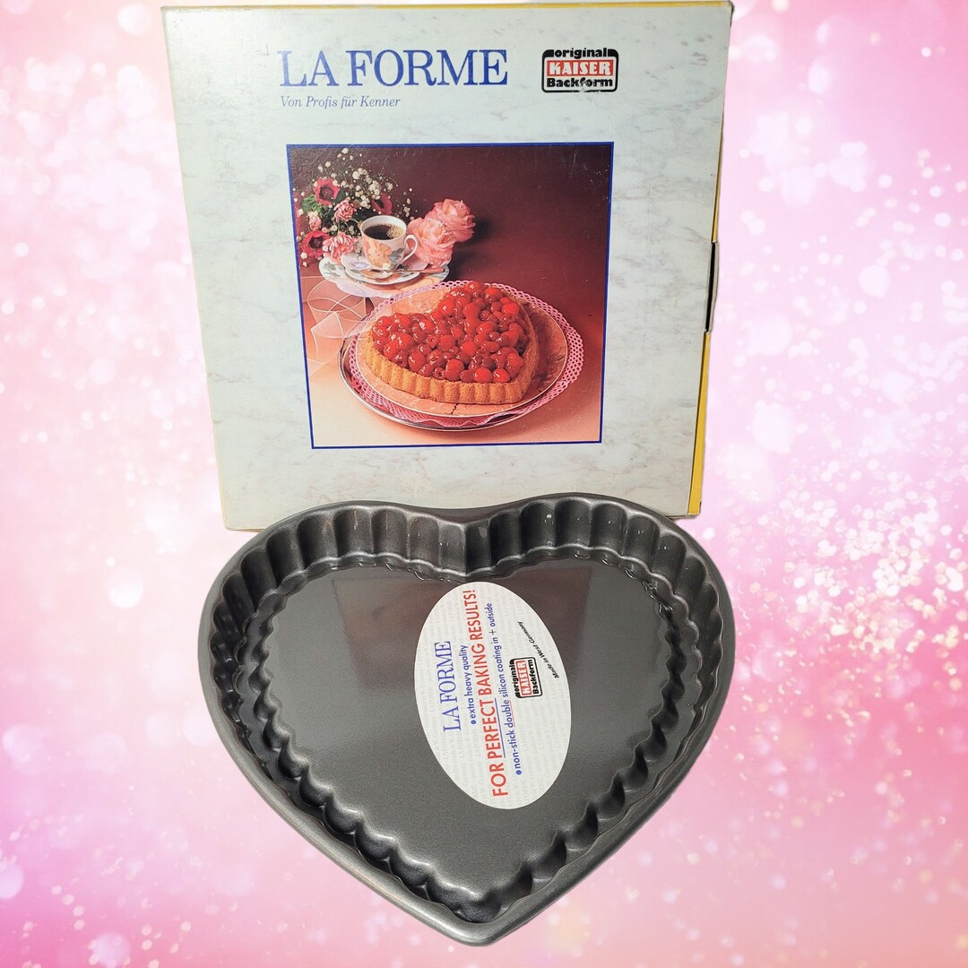 New Kaiser Bakeware La Forme Valentine Heart Backform Baking Pan W