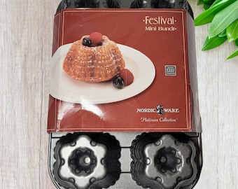 New Nordic Ware FESTIVAL 6 Mini Bundt Muffin Aluminum Pan Platinum