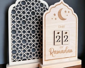 Wooden Ramadan Calendar: Eid Countdown Table Decoration with Moroccan style arch