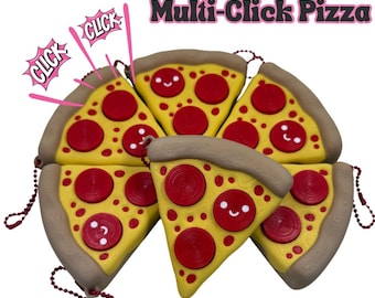 Llavero con forma de rebanada de pizza impresa en 3D