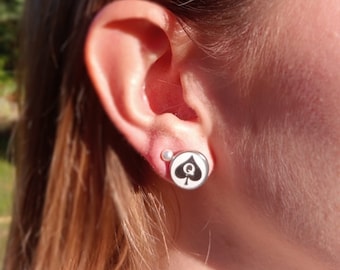 Queen of Spade stud earrings