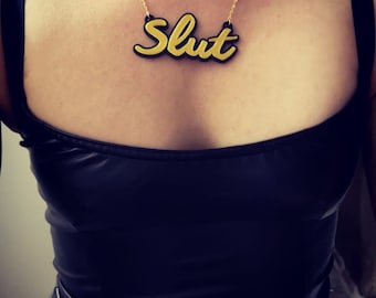 Halskette mit Anhänger „Slut Bitch“ für Swinger und Libertine