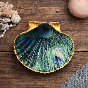 Decoupaged Shell Trinket Dish: Peacock Design, Gold Accent (11-13cm)