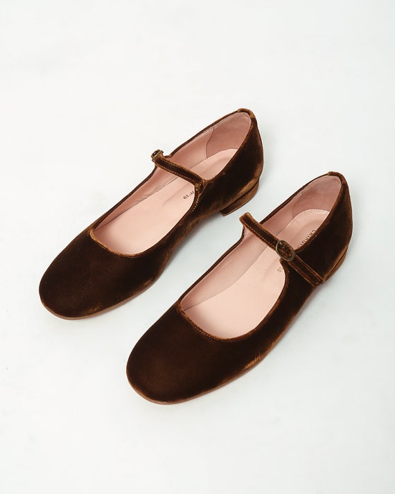 Velvet flat sale shoes