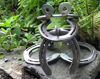 horseshoe decoration frog