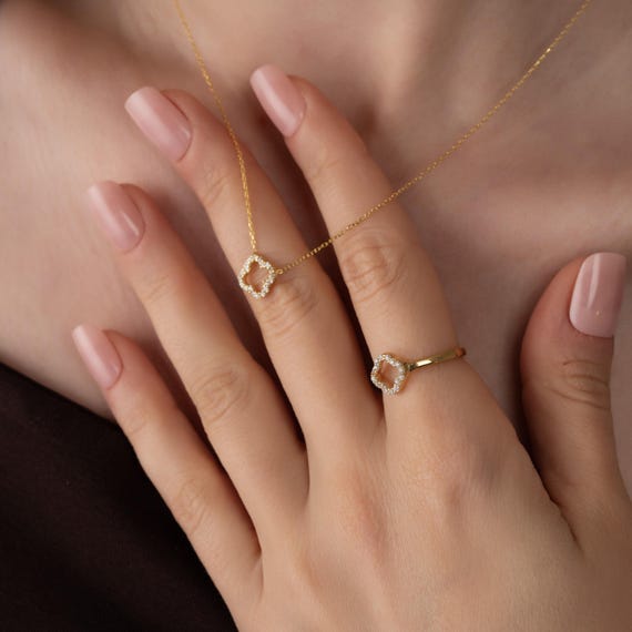 Parure de bijoux élégante trèfle à quatre feuilles, collier