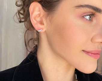 Minimalistische Infinity-Ohrringe – Zirkonia-Ohrringe „Ewige Liebe“ – Infinity-Ohrstecker – Schmuck aus 925er Sterlingsilber – Liebessymbol