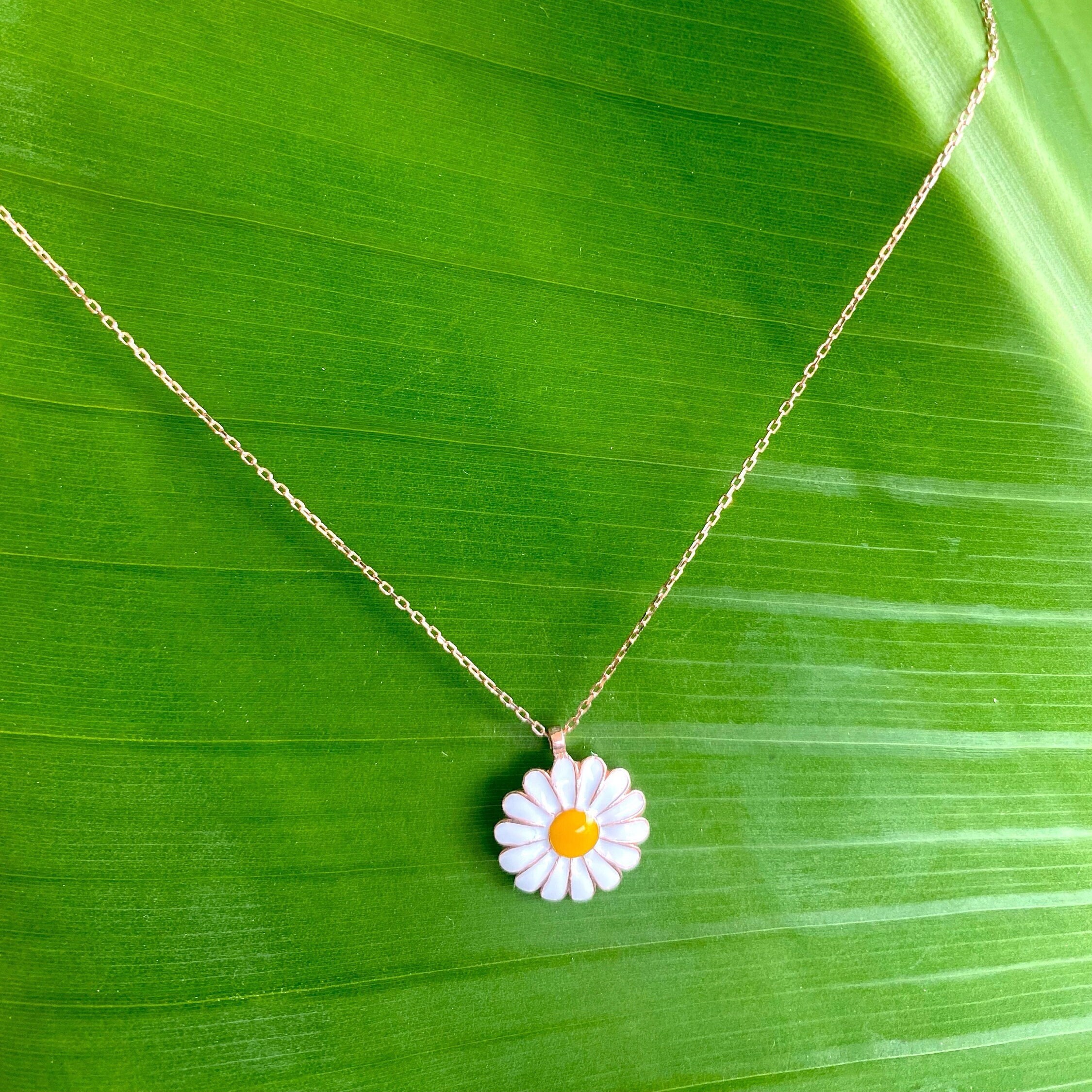 【Monday Edition】DAISY KNOT NECKLACE SHOP MONDAY EDITION.