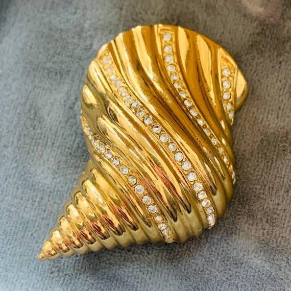 CHRISTIAN DIOR Conch Shell Gold crystal Brooch Vi… - image 2